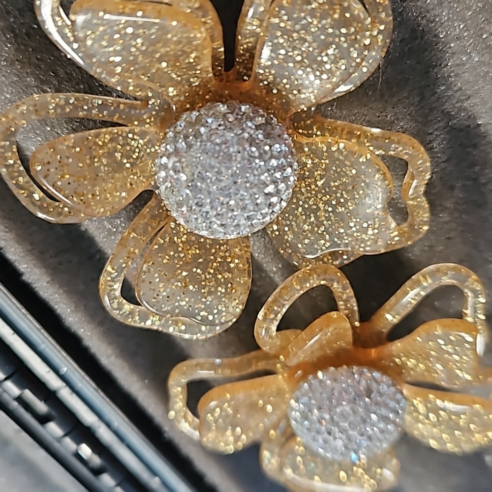 Azalea statement earrings - Picture 4 of 6
